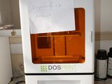 une image d'une imprimante 3D posée sur un comptoir