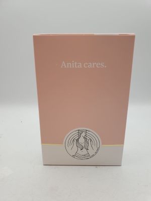 une boîte rose sur laquelle figure le visage d'une femme