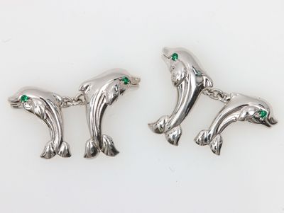 CARTIER. Très rare paire de boutons de manchette en or gris …