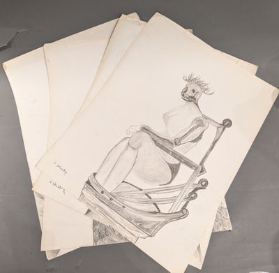 un dessin représentant une femme assise dans un fauteuil à bascule