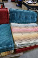 * ROCHE BOBOIS. Canapé modèle « Mah Jong » en tissu coloré. (photo 4)
