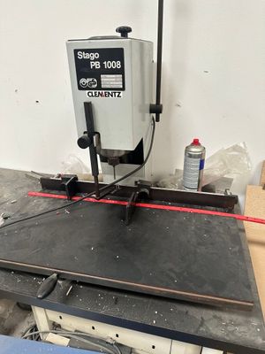 l'image d'une machine posée sur une table