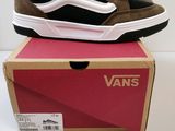 baskets Vans Old Skool marron et noires