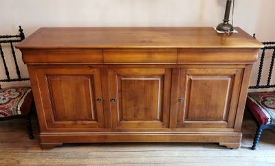 BUFFET enfilade en fruitier, style Louis Philippe, à trois t…