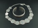 Ensemble composé d'un bracelet et d'une bague en argent, orné de perles de quartz aquamarine