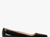 des ballerines en cuir noir pour femme sur fond blanc