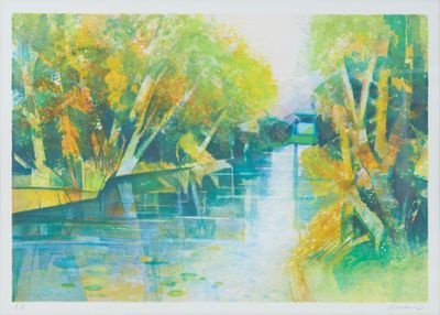 l'image d'une peinture représentant une rivière avec des arbres en arrière-plan