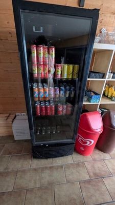 vitrine à boissons sans plaque apparente - Photo 1