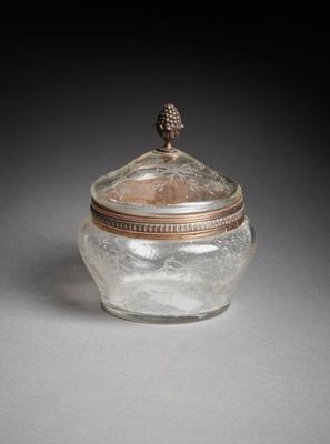 Sucrier En verre gravé à décor de nœud, la monture en argent… - Photo 1