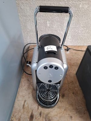 1 machine NESPRESSO Lot 1 à 5 et 60 à 70 : chez TDVE 37 Chem…