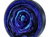 le tourbillon bleu se trouve à la surface d'un objet rond