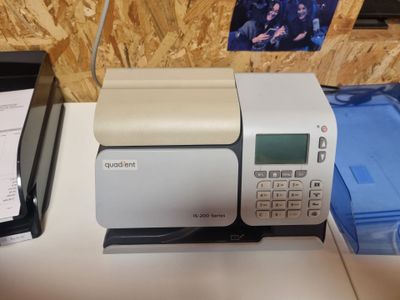 Machine à affranchir QUADIENT IS 200 series