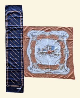a picture of a scarf with a horse drawn carriage on it
