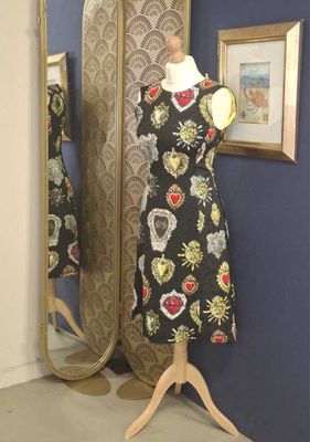 DOLCE GABBANA Robe sans manche en tissu damassé noir (viscos…