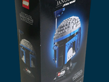 une boîte contenant un ensemble Lego Star Wars