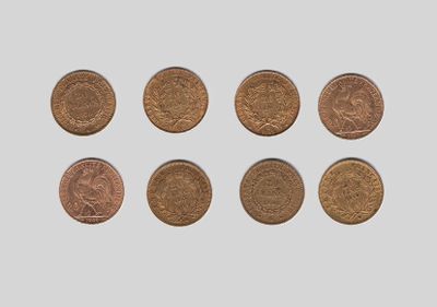 un ensemble de six pièces de monnaie britanniques différentes posées sur un fond blanc