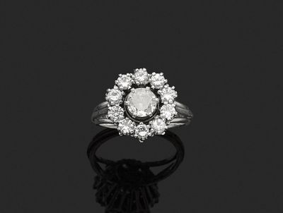 une bague à grappes de diamants, par van cleef