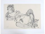 une image représentant le dessin d'une femme allongée sur le ventre