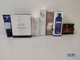 de nombreux types de produits de soins de la peau sur la table