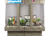 une vitrine Playmobil contenant des jouets