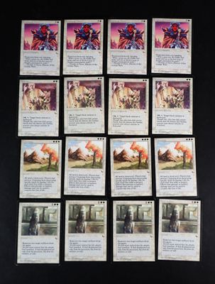 Ce jeu de cartes comporte de nombreuses cartes illustrées.