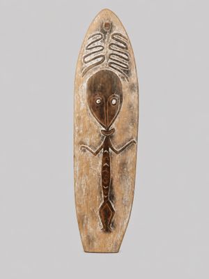 une image représentant une sculpture en bois représentant un poisson