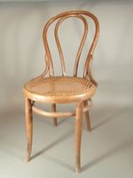 THONET, Chaise de bistrot en bous courbé et assise circulair…