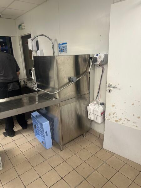 1 lave vaisselle chargement capot