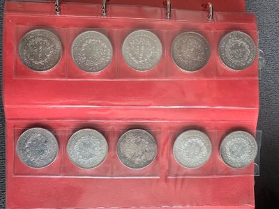 ALBUM MARRON  monnaies anciennes certaines en argent Hercule et divers - Photo 1