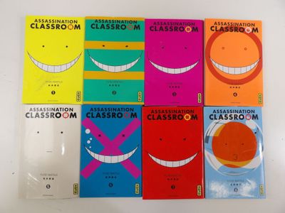 six livres alignés sur une table