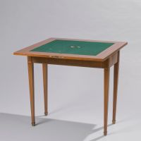 Table à jeu marquetée (photo 2)