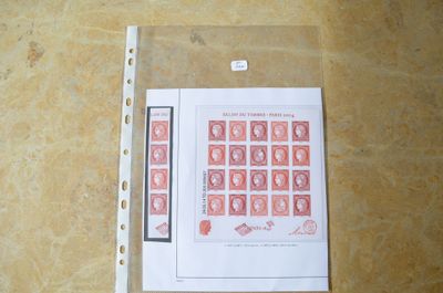 une photo d'une feuille de papier sur laquelle figurent des timbres