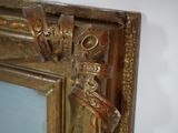 a picture of a mirror with a handle on it