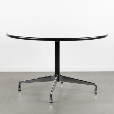 Charles & Ray Eames (XX-XXI) "Eames Segmented Table", une ta…