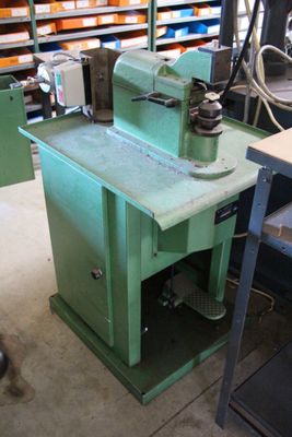 1 cardeuse à talons - S.A. ANVERS N° de série 2820 (Année 19…