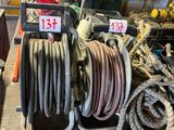 il y a beaucoup de types de tuyaux différents sur la table