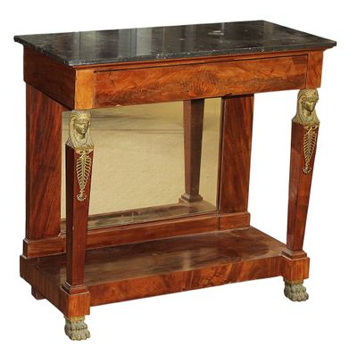 une table en bois avec un plateau en marbre