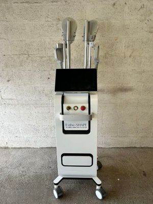 une image représentant un dispositif médical posé sur un chariot
