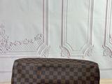 louis vuitton toiletry bag damier canvas checkerboard