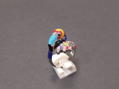 UNA STORIA Bague en argent émaillé, modèle flamand.