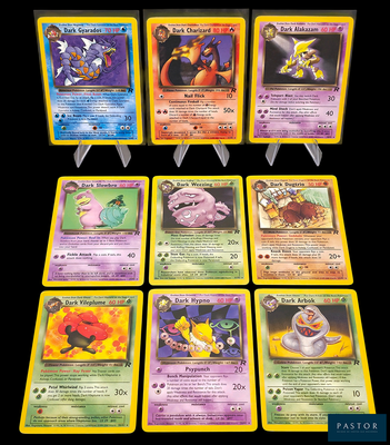 Plusieurs cartes Pokémon sont représentées sur un fond noir.