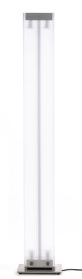l'image d'une lampe posée sur une table