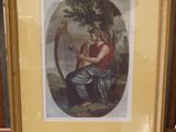 une photo d'une photo représentant une femme jouant de la harpe