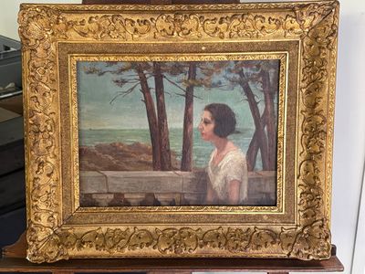 un tableau représentant une femme en robe blanche assise sur une table