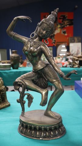 INDE XXème : sculpture en bronze représentant la déesse Parvati d...
