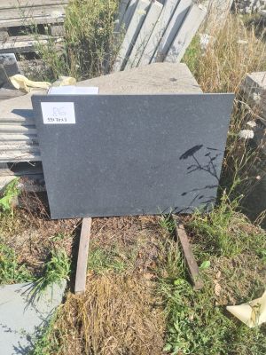 Plaque de pierre naturelle bleutée Dimensions : 99 x 70 x 3 …