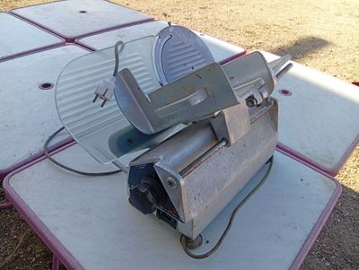 a metal machine that is sitting on top of a table
