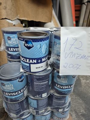 Lot de 23 pots de la marque Levis .