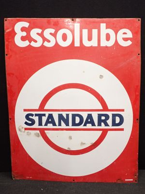 un panneau rouge et blanc sur lequel est inscrit « essolube »