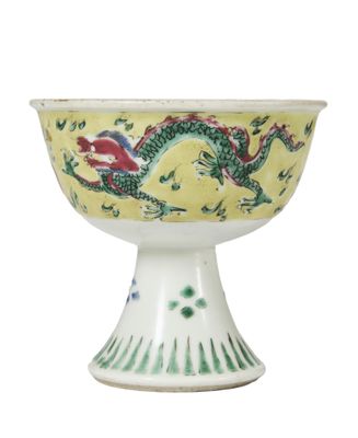 bol jaune et vert orné d'un motif de dragon sur le côté